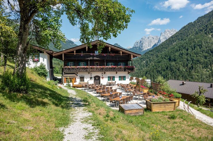 Bergkhof Ebbs Kaisertal Hüttenansicht, Gastgarten