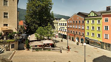 Oberer Stadtplatz mit Rathaus und Pfarrkirche